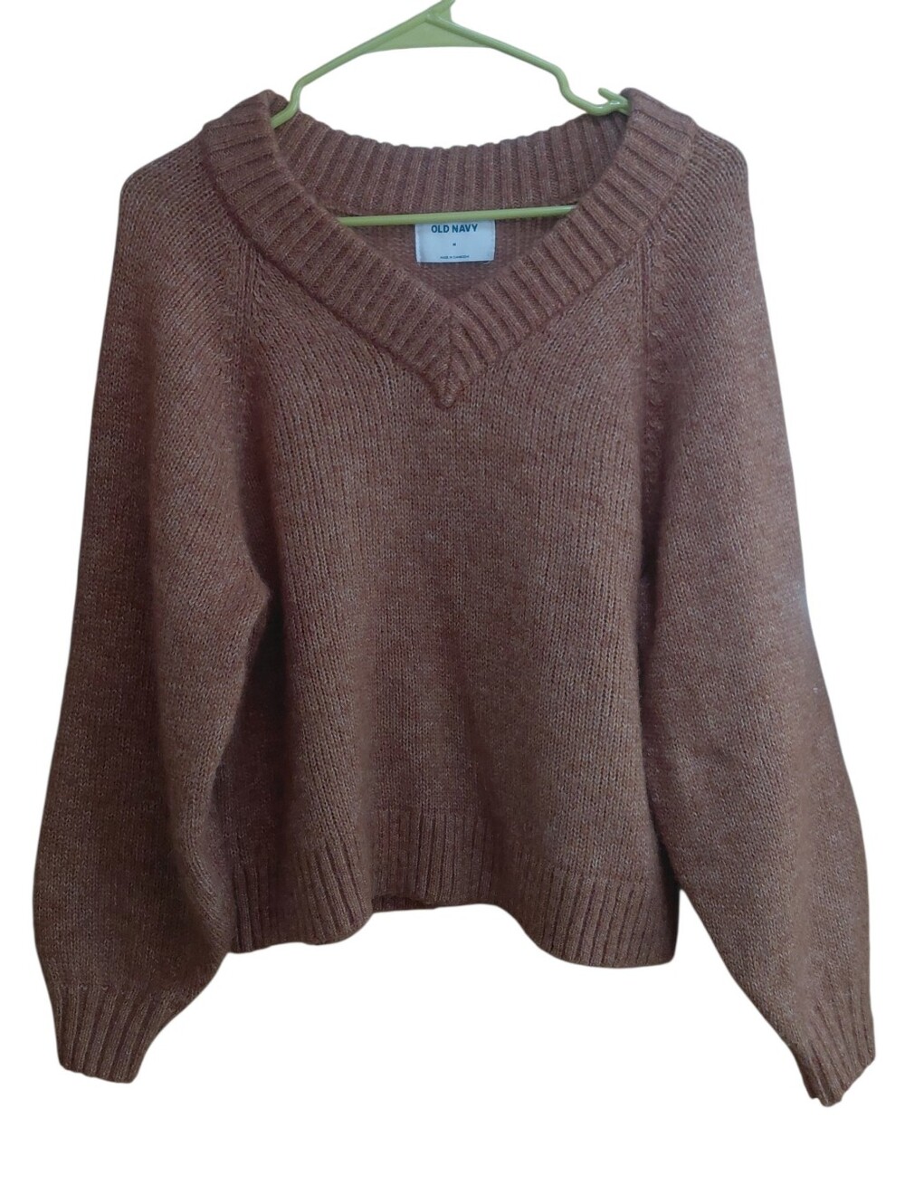 Old Navy Women's V-Neck  Earthy Brown Minimalist  Sweater Raglan Sleeve Size M